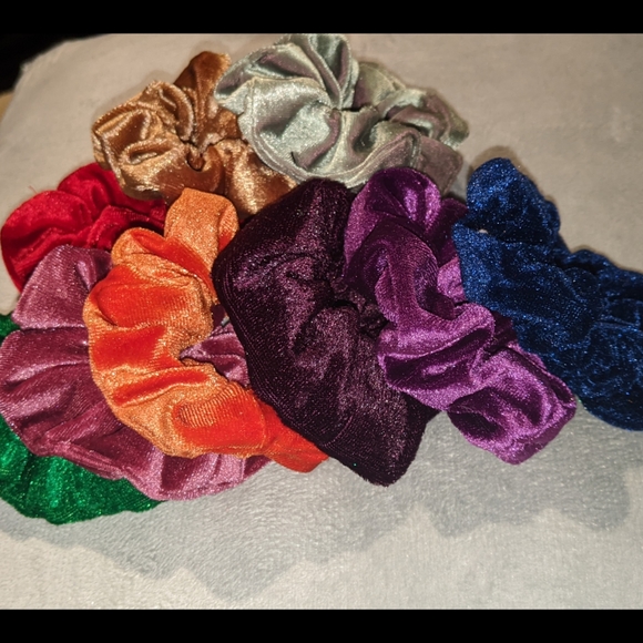 9 brand new colorful soft velvet like material scrunchie bundle hair scrunchie - Picture 3 of 5